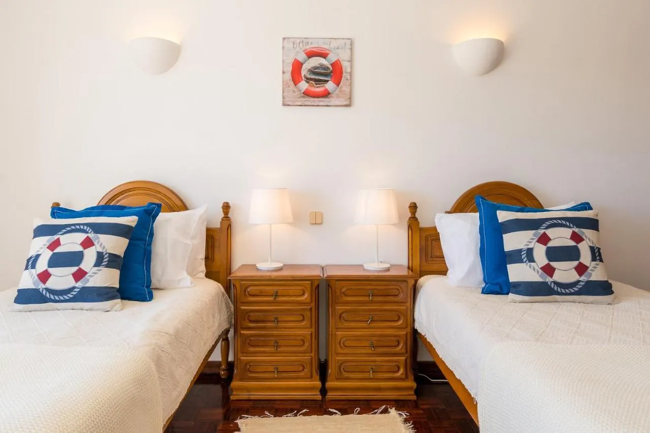 Sunny Seaside Escape Apartment Lagos 0*,